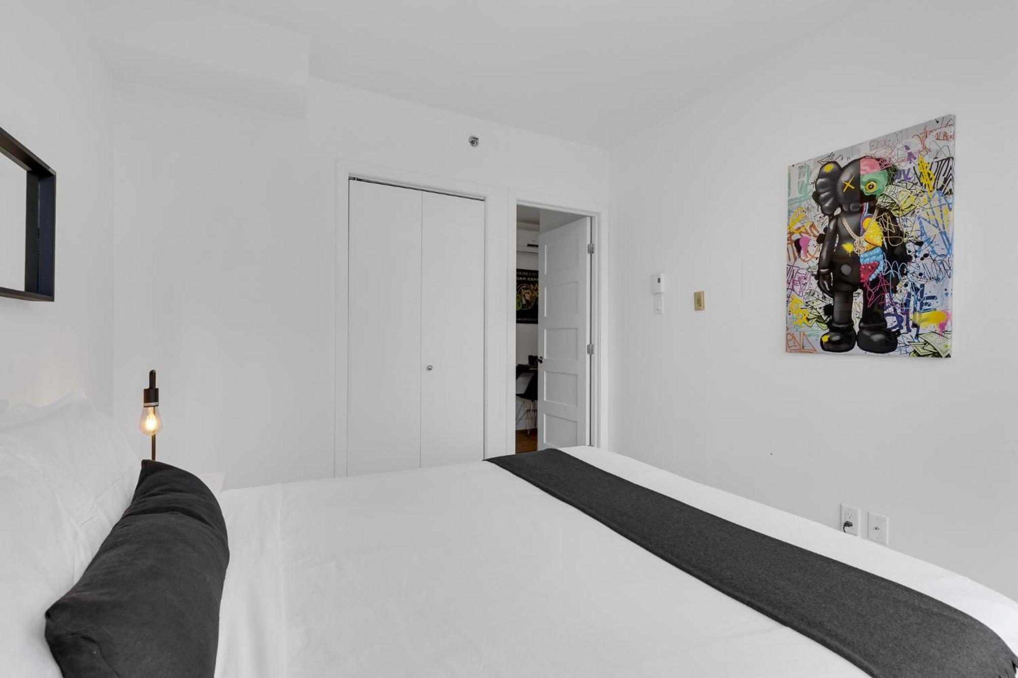 Liv Mtl Downtown Aparthotel มอนทรีอัล ภายนอก รูปภาพ