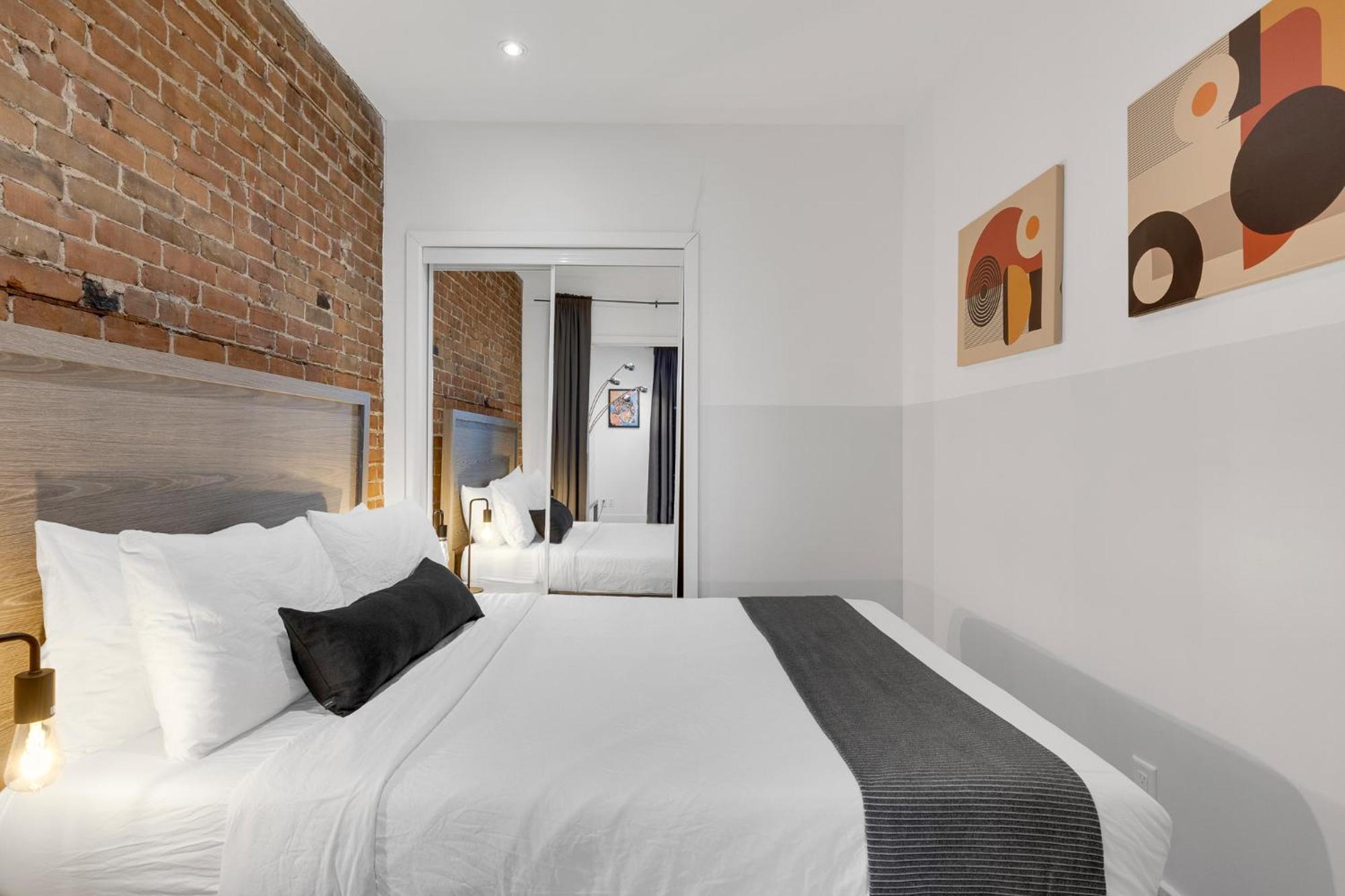 Liv Mtl Downtown Aparthotel มอนทรีอัล ภายนอก รูปภาพ