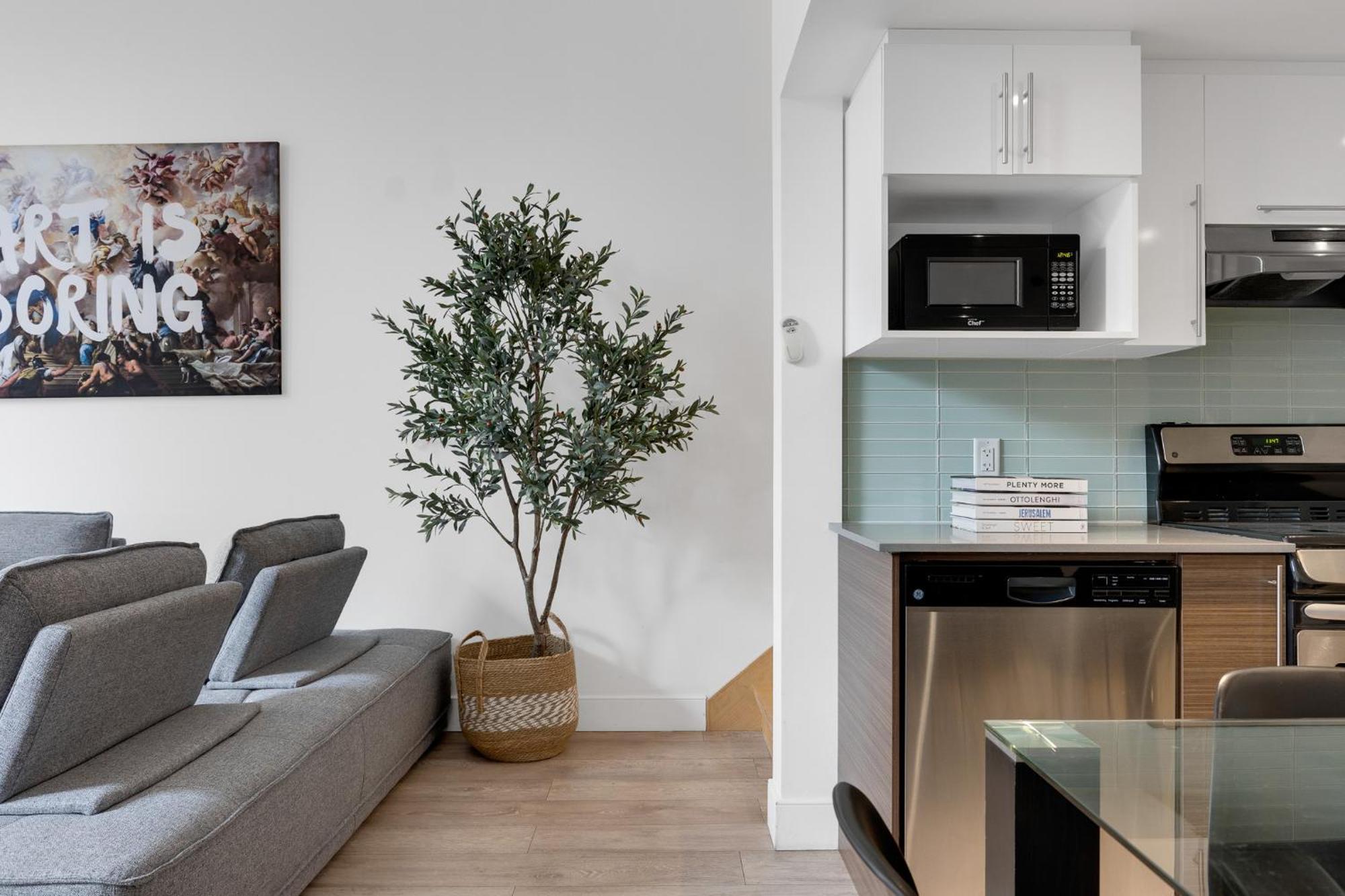 Liv Mtl Downtown Aparthotel มอนทรีอัล ภายนอก รูปภาพ