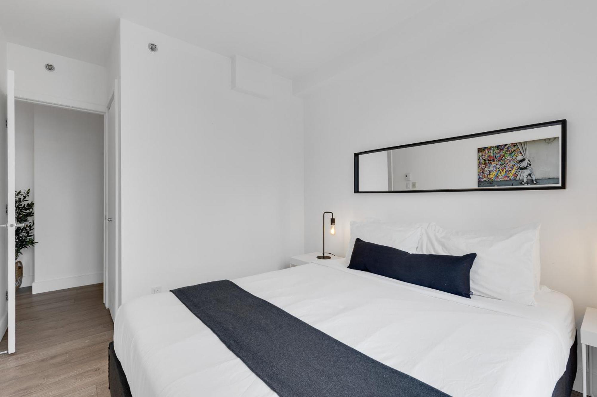 Liv Mtl Downtown Aparthotel มอนทรีอัล ภายนอก รูปภาพ