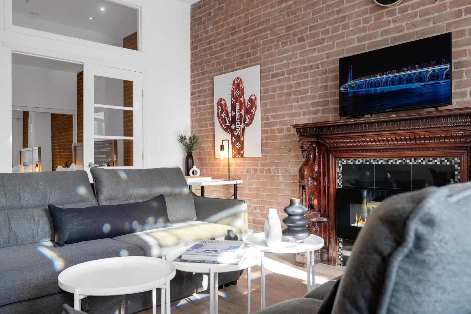 Liv Mtl Downtown Aparthotel มอนทรีอัล ภายนอก รูปภาพ